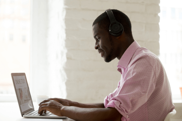 Man engaging with an online mediation training course